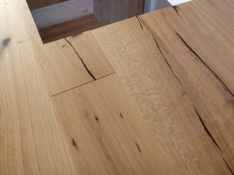 Holzboden mit Einlegearbeit